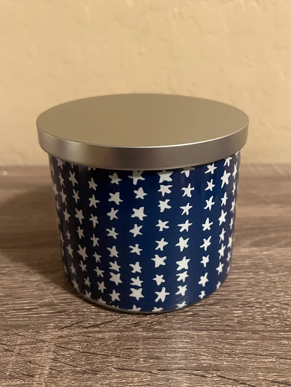 Target Threshold Happy Fourth of July Candle Stars USA Blue Raspberry Fizz NWT
